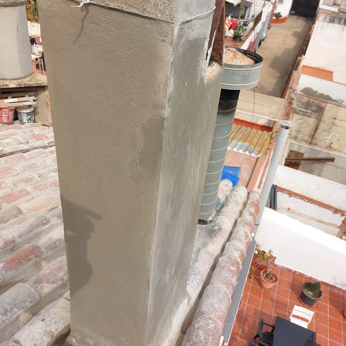 Elemento de la cubierta durante los trabajos de reparación