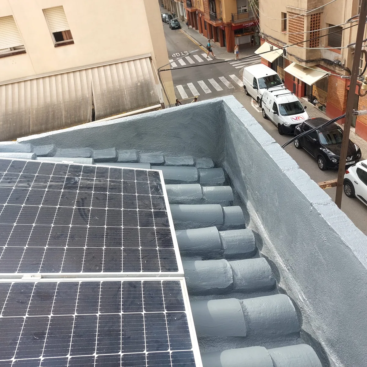 Resultado de la cubierta junto a paneles solares
